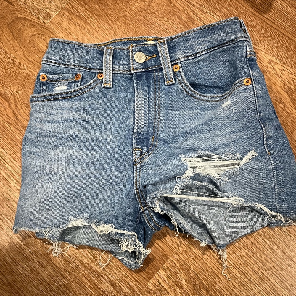 Levi’s denim shorts